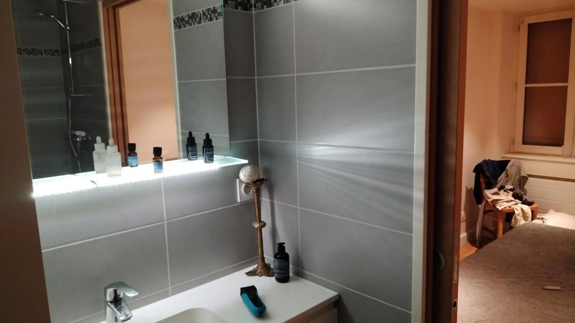 Pansiyon Location D'Une Chambre Et D'Une Salle De Bain Privee Dans Mon Appartement Ou Je Reside Egalement Pendant Votre Sejour Lyon